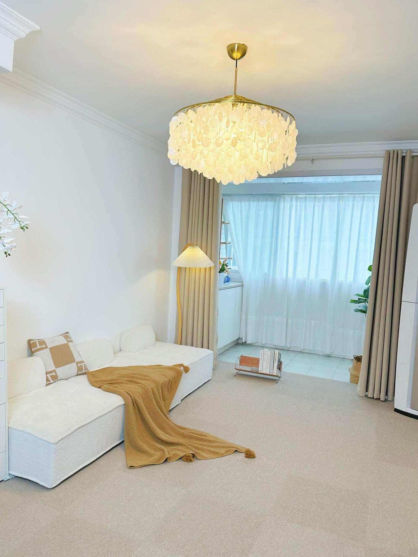 Sea-shell FUN DM Suspension Lamp | Chrome & Shell Disc Lighting ...