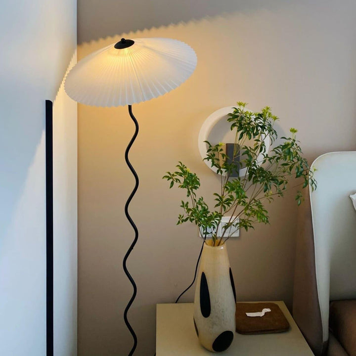 Squiggle Floor Lamp - Unique Design & Luxurious Pleated Shade | Vinlighting | Vinlighting
