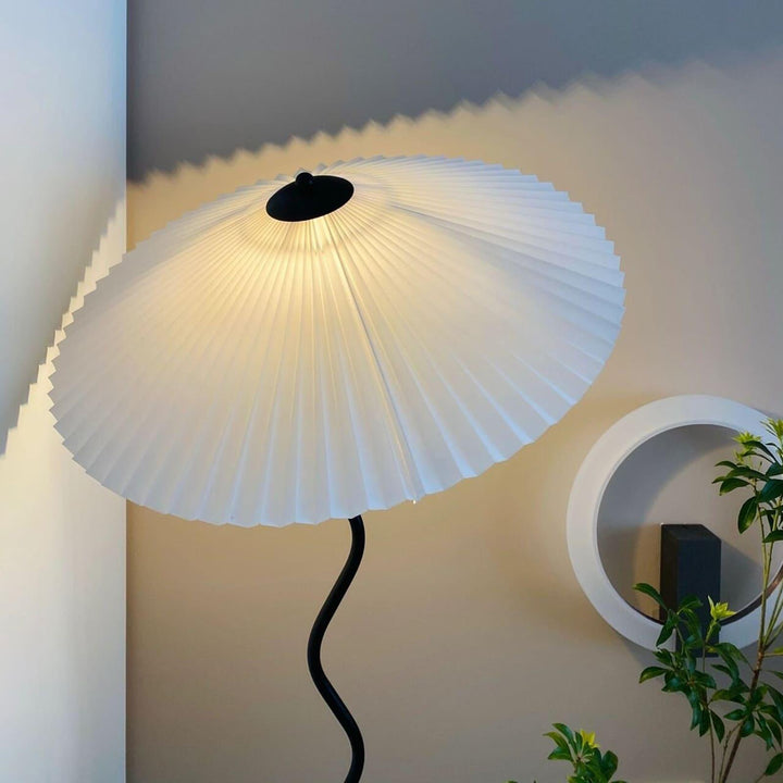 Squiggle Floor Lamp - Unique Design & Luxurious Pleated Shade | Vinlighting | Vinlighting
