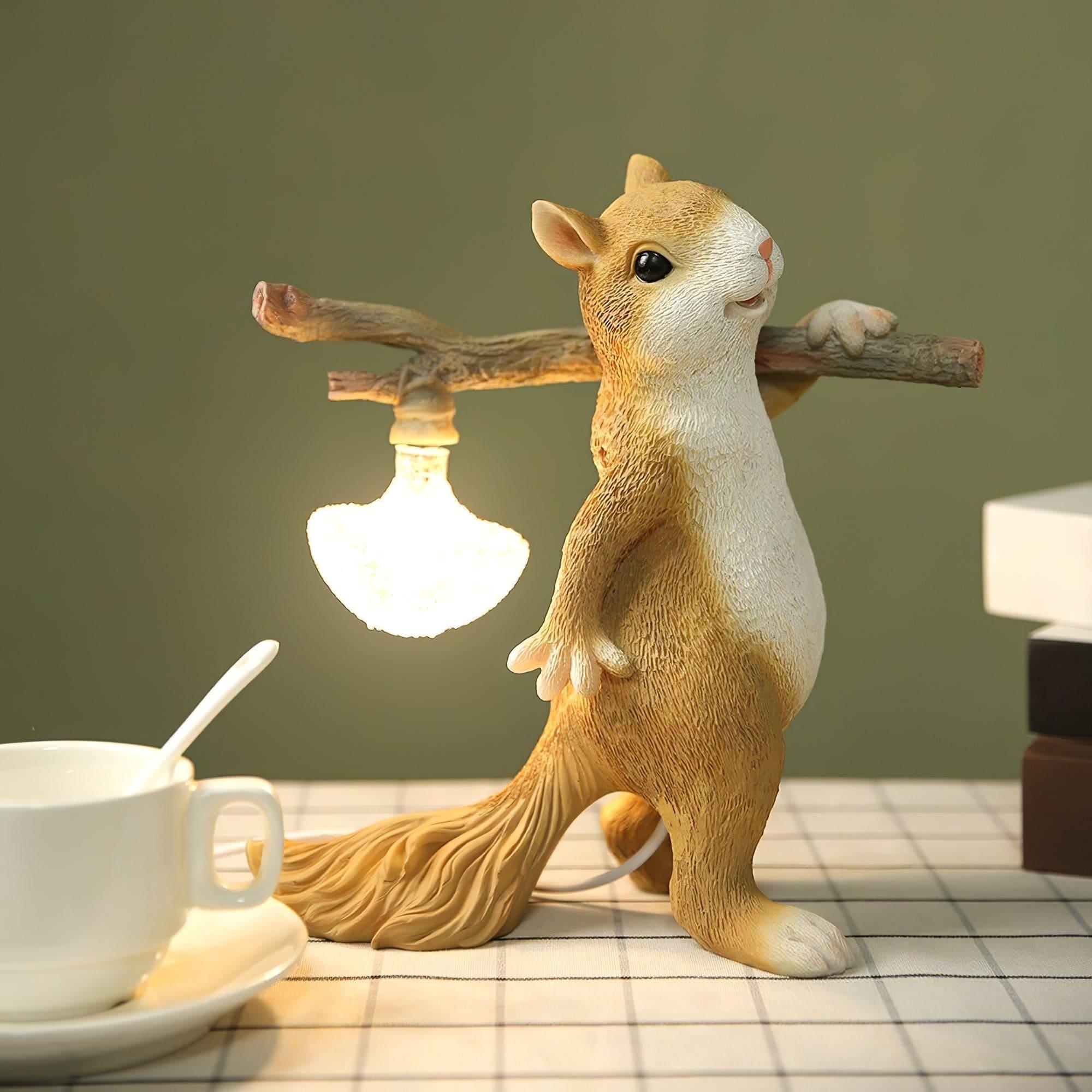 Squirrel Table Lamp - Vinlighting