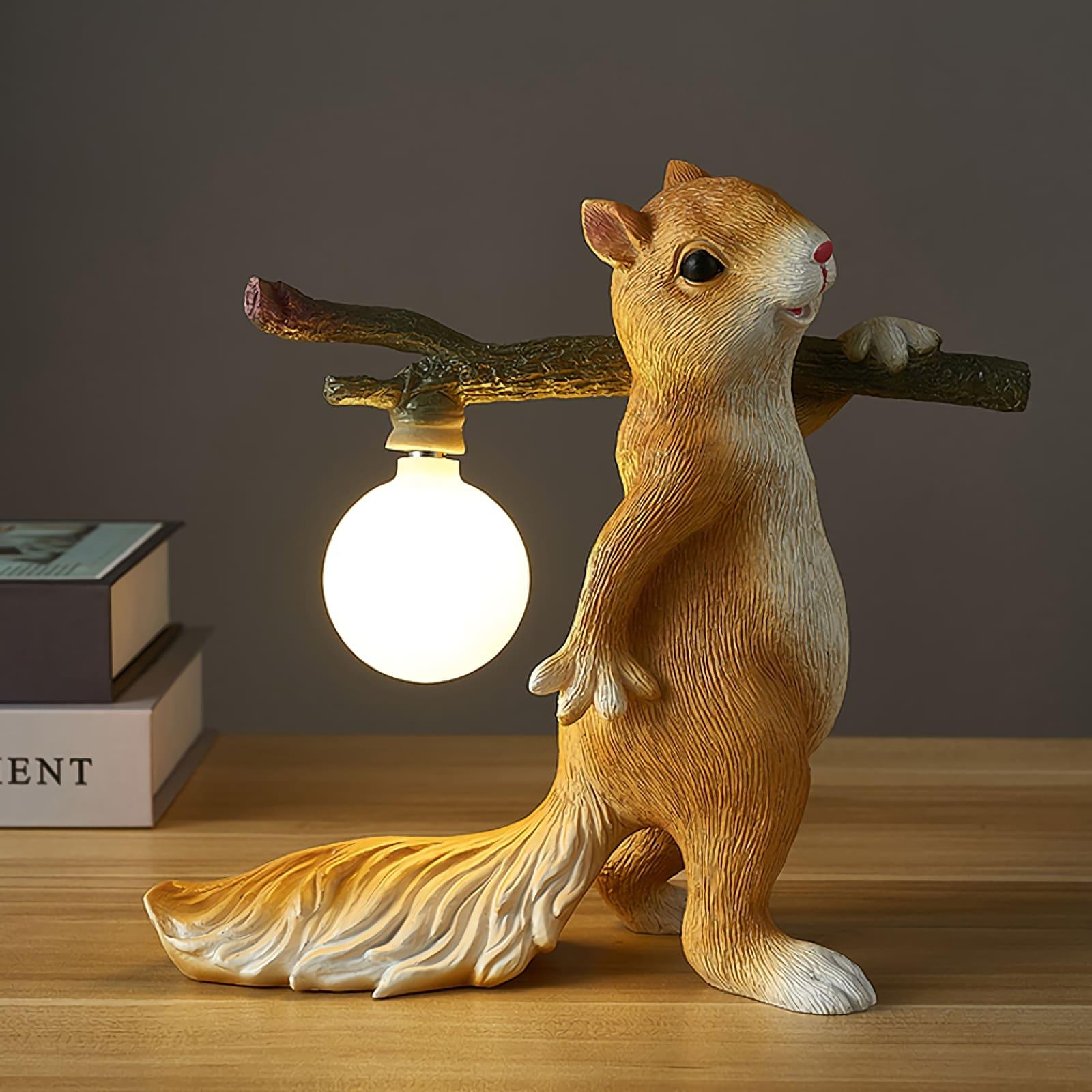 Squirrel Table Lamp - Vinlighting