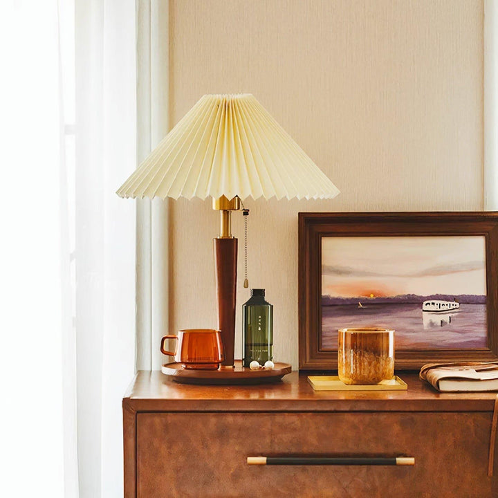Suki Pleated Wood Table Lamp - Vinlighting | Vinlighting | Vinlighting