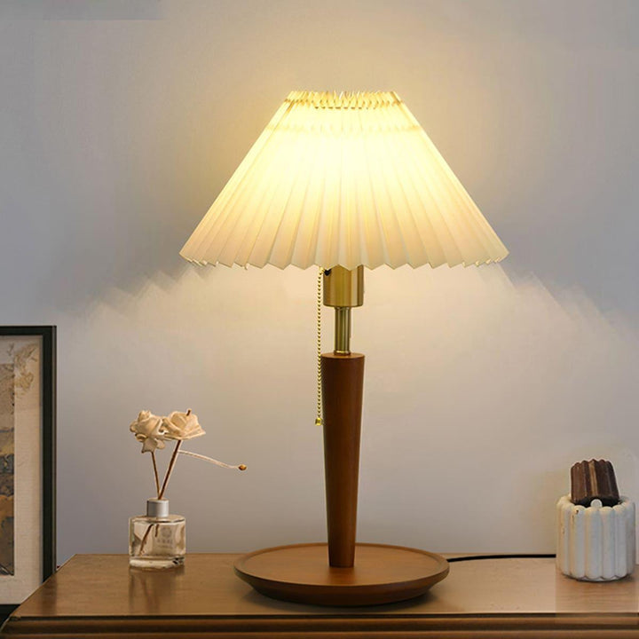 Suki Pleated Wood Table Lamp - Vinlighting | Vinlighting | Vinlighting