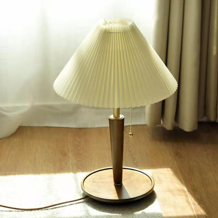 Suki Pleated Wood Table Lamp - Vinlighting | Vinlighting | Vinlighting