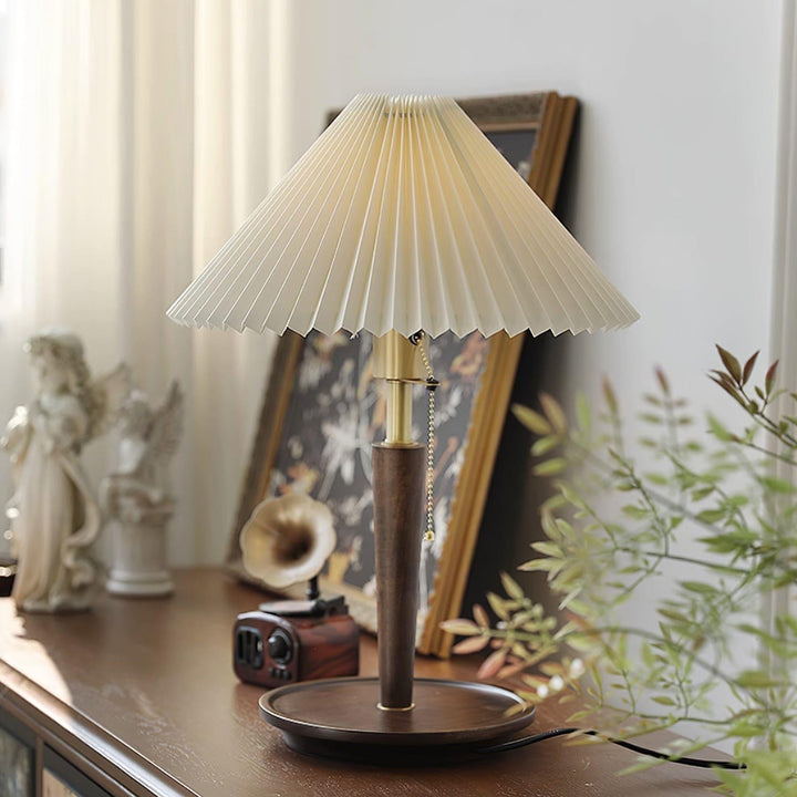 Suki Pleated Wood Table Lamp - Vinlighting | Vinlighting | Vinlighting