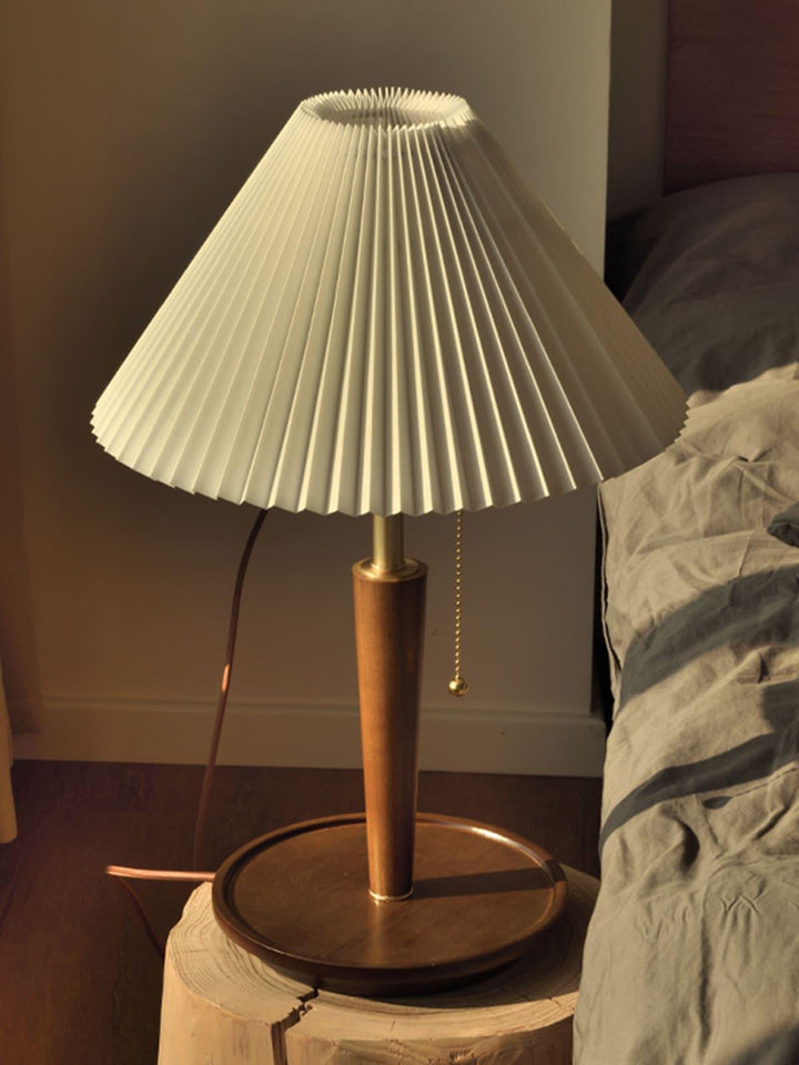 Suki Pleated Wood Table Lamp - Vinlighting | Vinlighting | Vinlighting