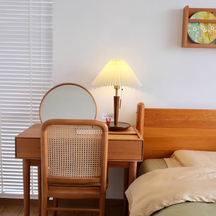 Suki Pleated Wood Table Lamp - Vinlighting | Vinlighting | Vinlighting