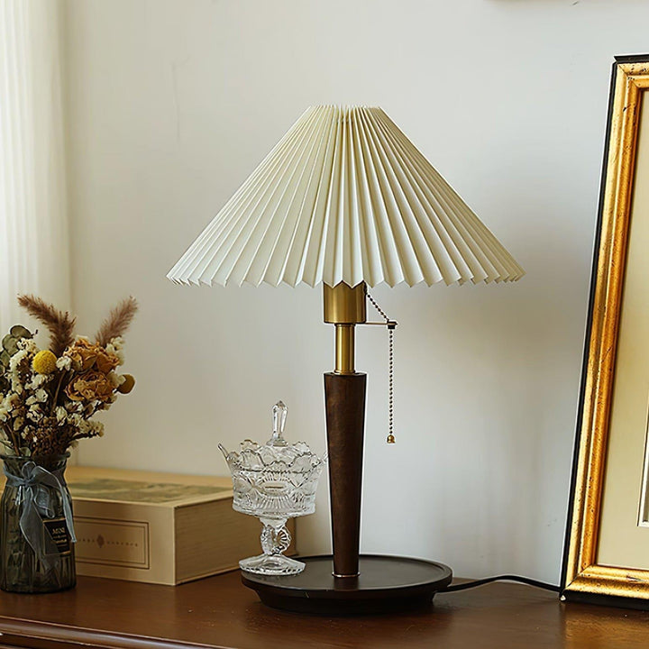 Suki Pleated Wood Table Lamp - Vinlighting | Vinlighting | Vinlighting