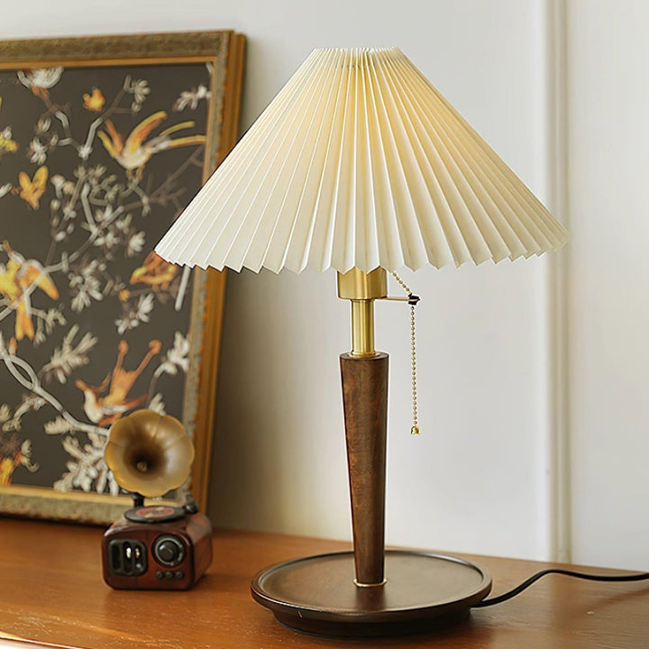 Suki Pleated Wood Table Lamp - Vinlighting | Vinlighting | Vinlighting