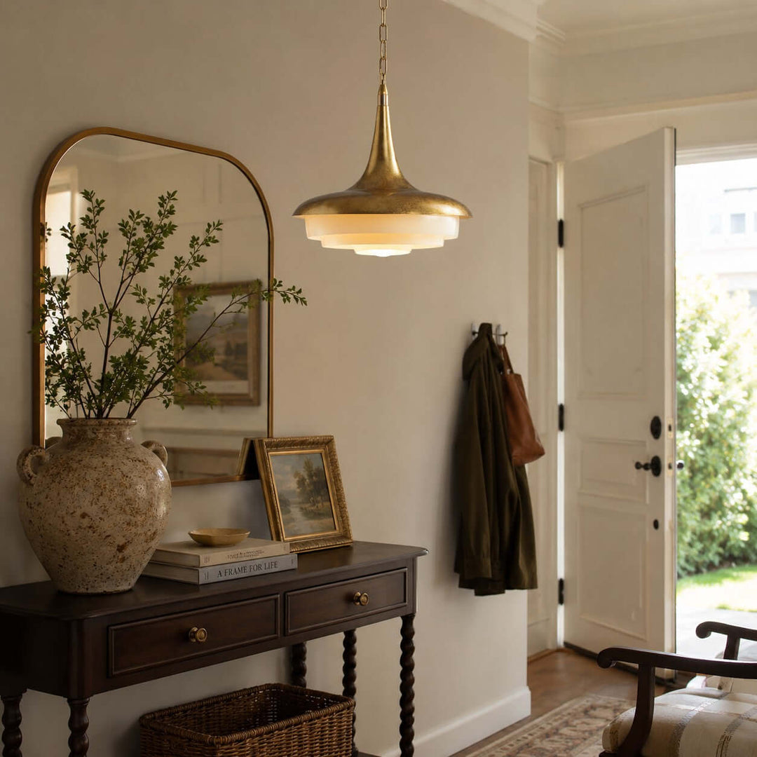 Tavelle Gold Glass Pendant Light for Dining and Reading Nooks | Vinlighting