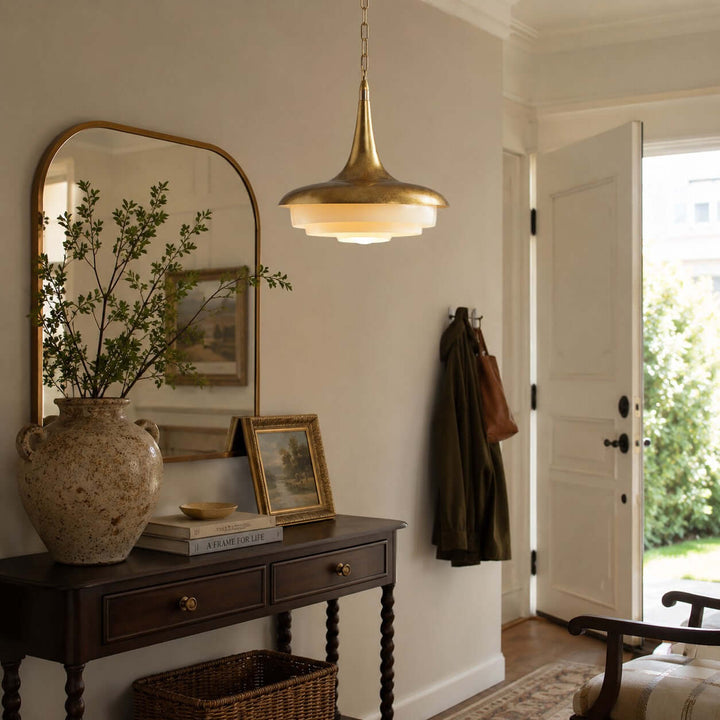 Tavelle Gold Glass Pendant Light for Dining and Reading Nooks | Vinlighting