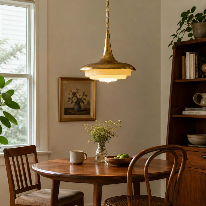 Tavelle Gold Glass Pendant Light for Dining and Reading Nooks | Vinlighting