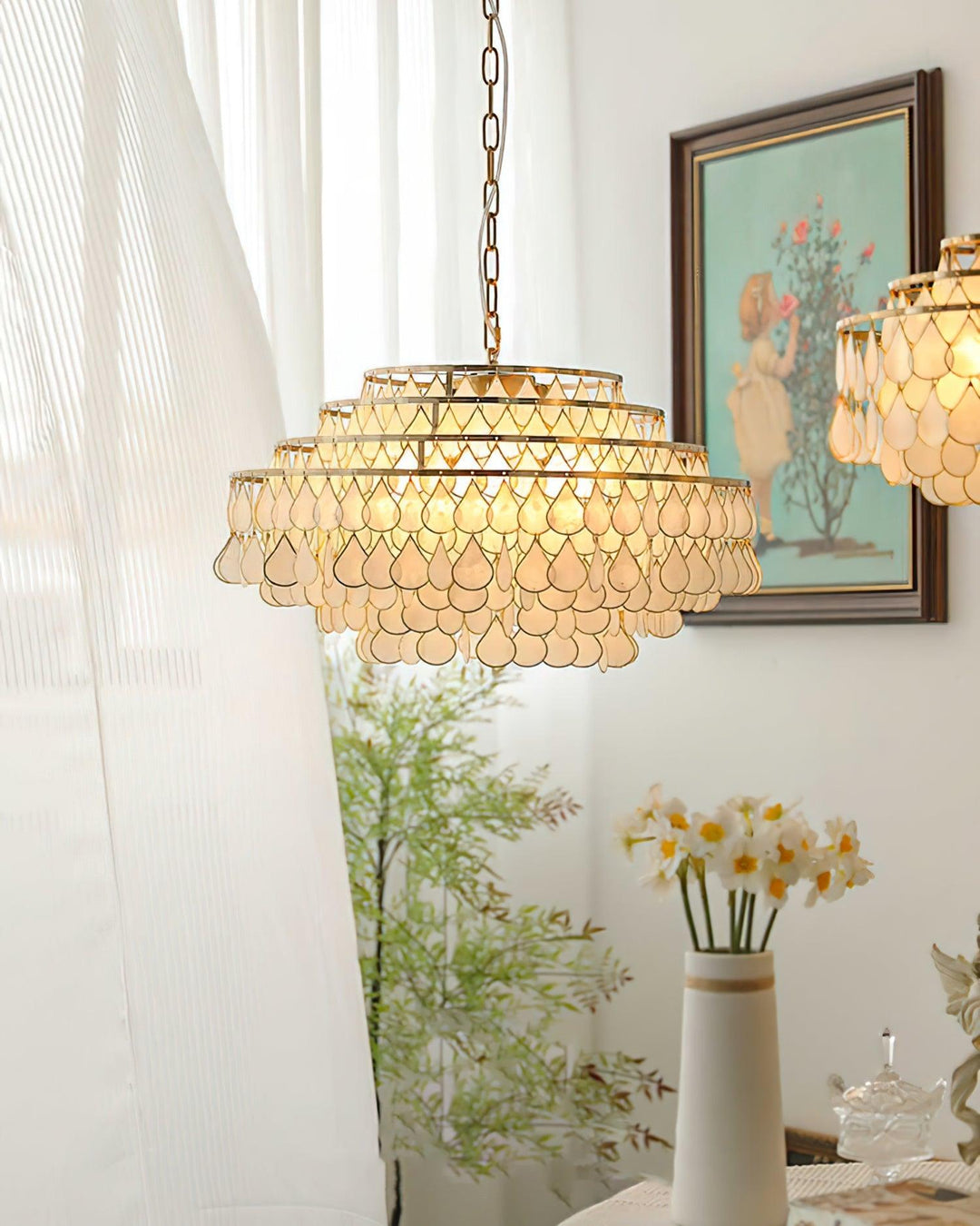 Teardrops Shell Chandelier | Handcrafted Shell Lighting for Elegance | Vinlighting | Vinlighting