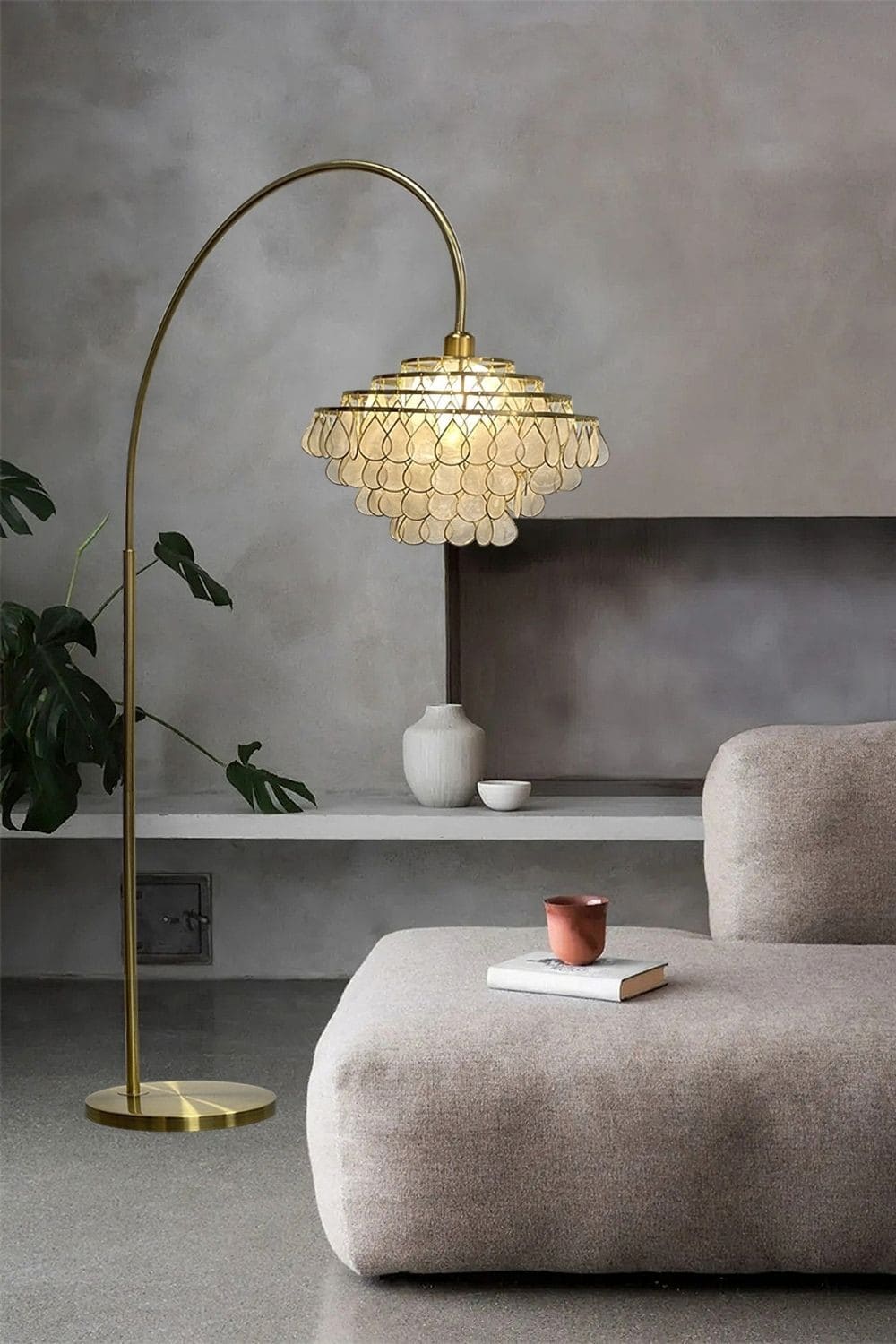 Teardrops Shel Arc Floor Lamp