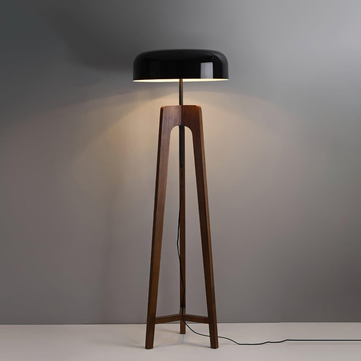 Towa Wood Floor Lamp - Vinlighting