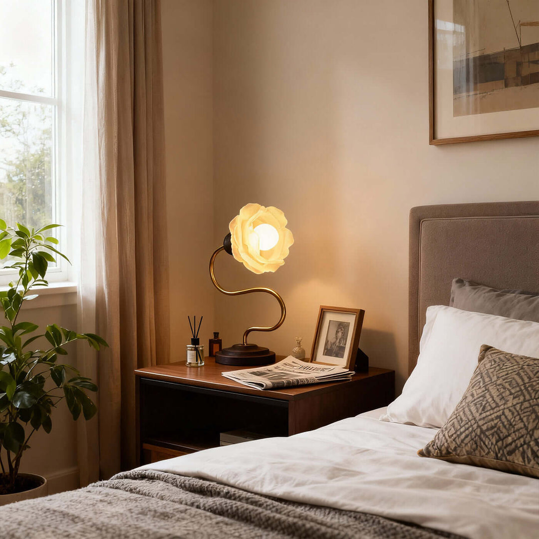Turavo Table Lamp – American Retro Floral Glass Lamp