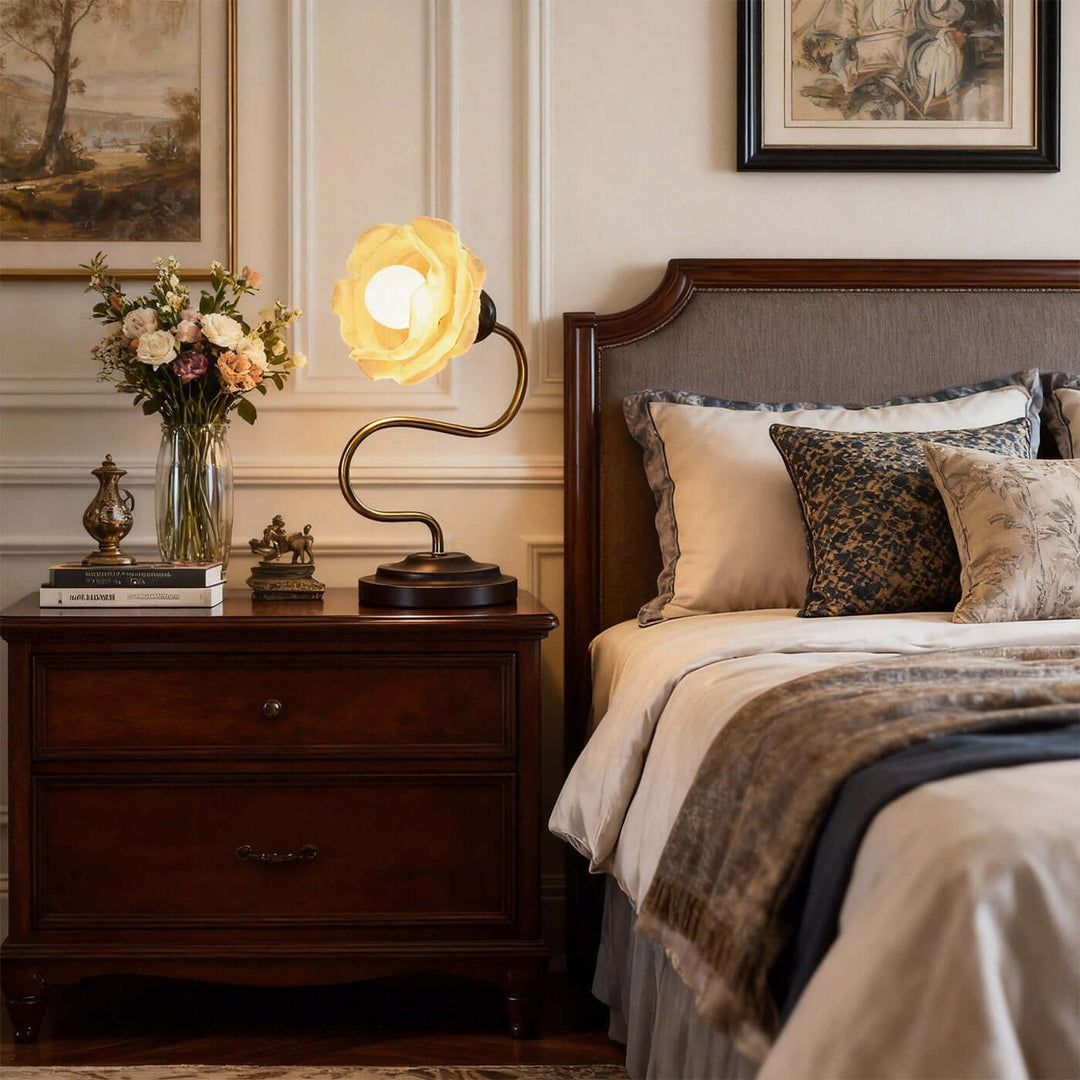 Turavo Table Lamp – American Retro Floral Glass Lamp