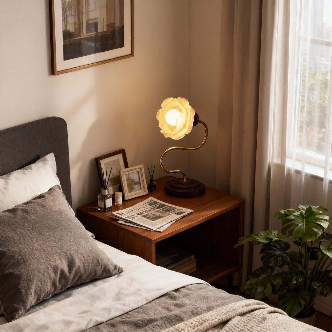 Turavo Table Lamp – American Retro Floral Glass Lamp