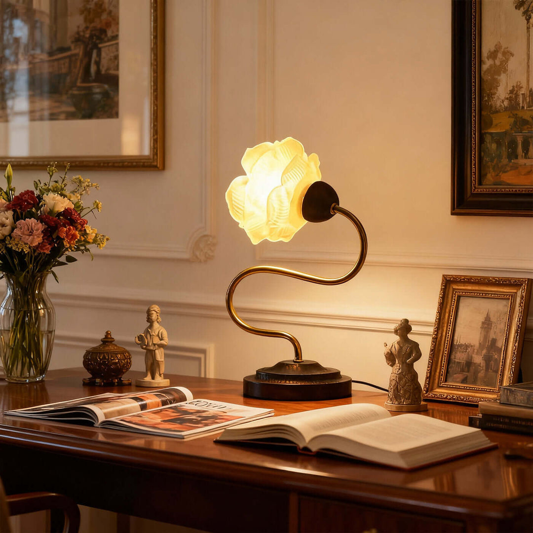 Turavo Table Lamp – American Retro Floral Glass Lamp