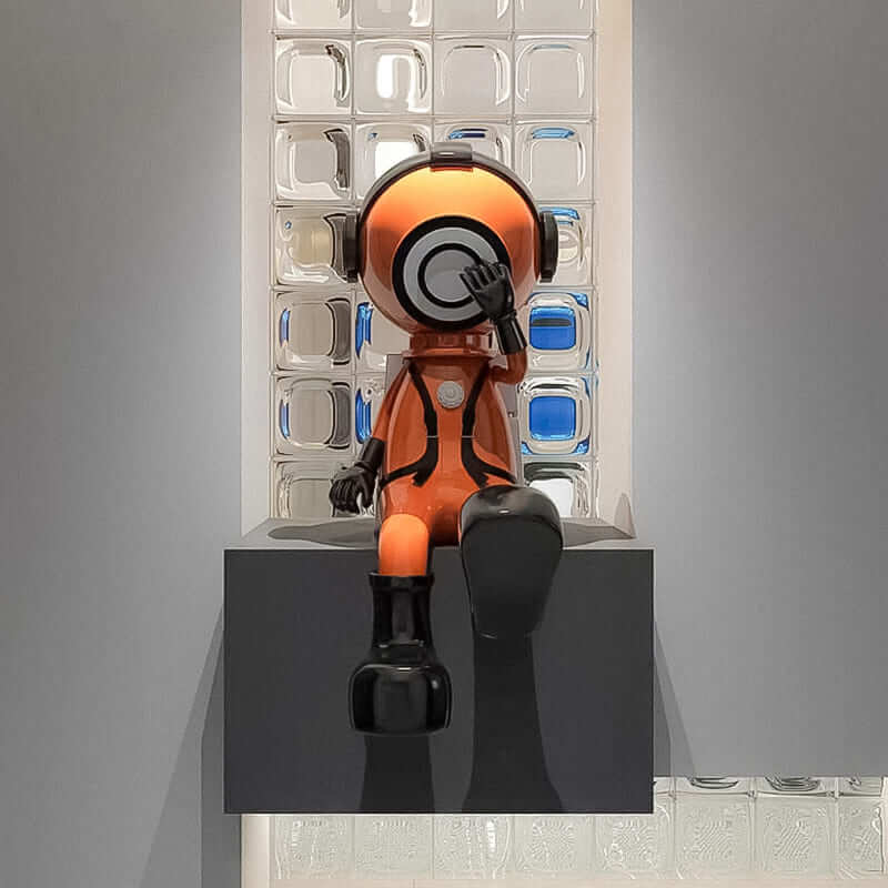 Tynova Art Deco Floor Lamp – Astronaut Sculpture for Living Room