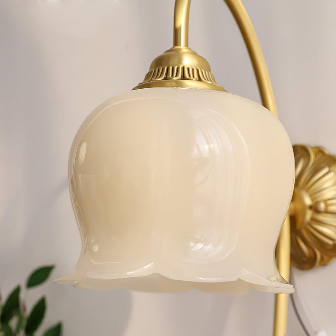 Vintage Mia Wall Lamp - Brass Art Deco Sconce | Vinlighting | Vinlighting