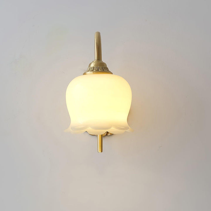 Vintage Mia Wall Lamp - Brass Art Deco Sconce | Vinlighting | Vinlighting