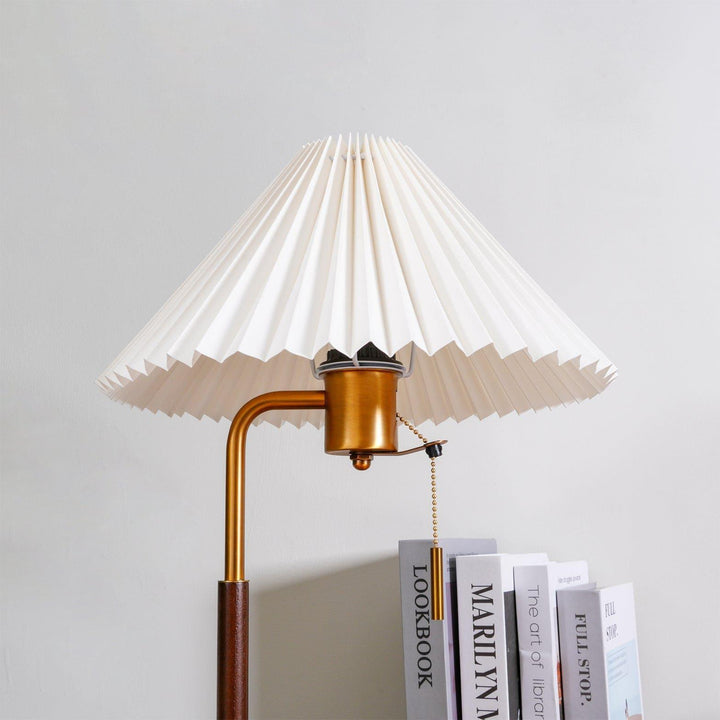 Wooden Retro Table Lamp – Walnut & White | Vinlighting | Vinlighting | Vinlighting