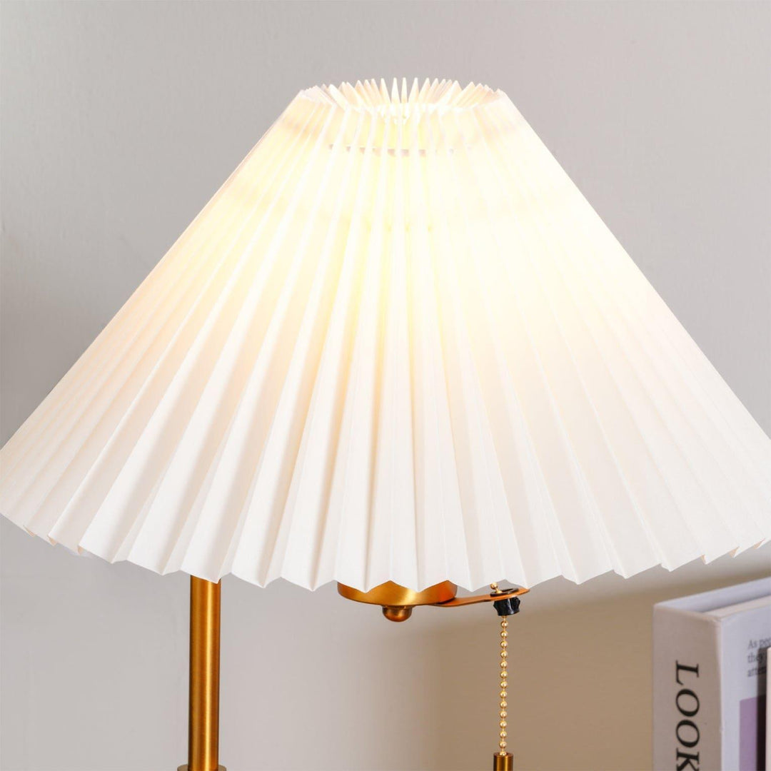 Wooden Retro Table Lamp – Walnut & White | Vinlighting | Vinlighting | Vinlighting