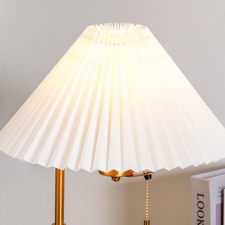 Wooden Retro Table Lamp – Walnut & White | Vinlighting | Vinlighting | Vinlighting