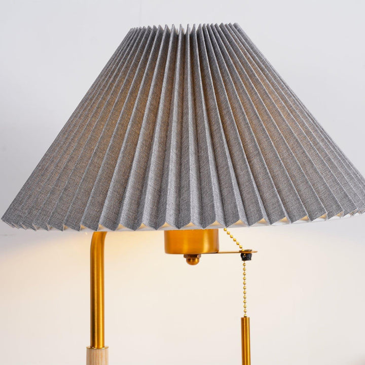 Wooden Retro Table Lamp – Walnut & White | Vinlighting | Vinlighting | Vinlighting