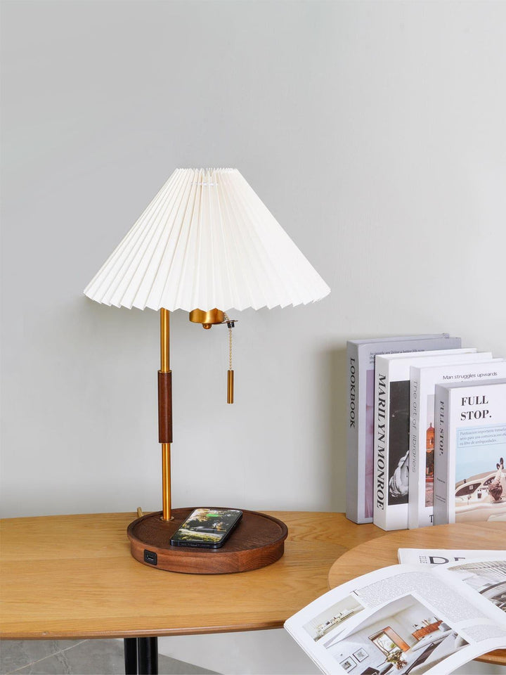 Wooden Retro Table Lamp – Walnut & White | Vinlighting | Vinlighting | Vinlighting