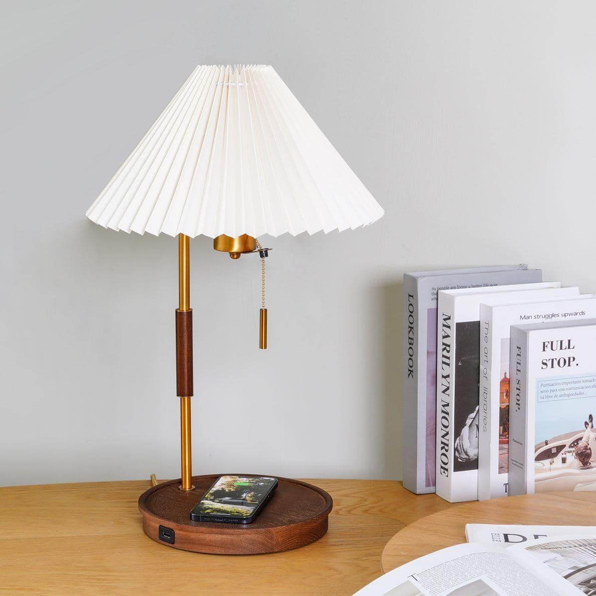 Wooden Retro Table Lamp – Walnut & White – Vinlighting
