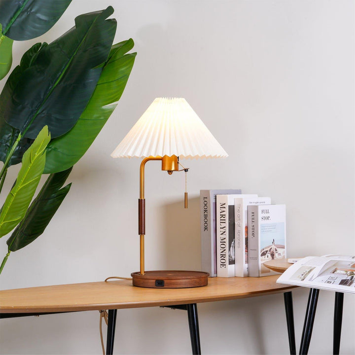 Wooden Retro Table Lamp – Walnut & White | Vinlighting | Vinlighting | Vinlighting