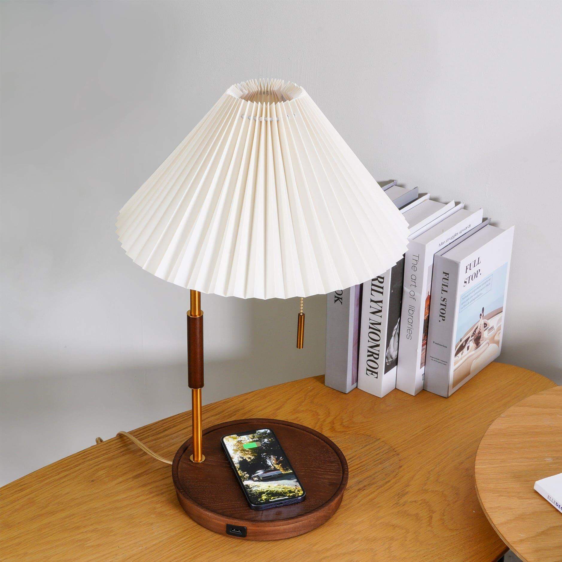 Wooden Retro Table Lamp – Walnut & White – Vinlighting