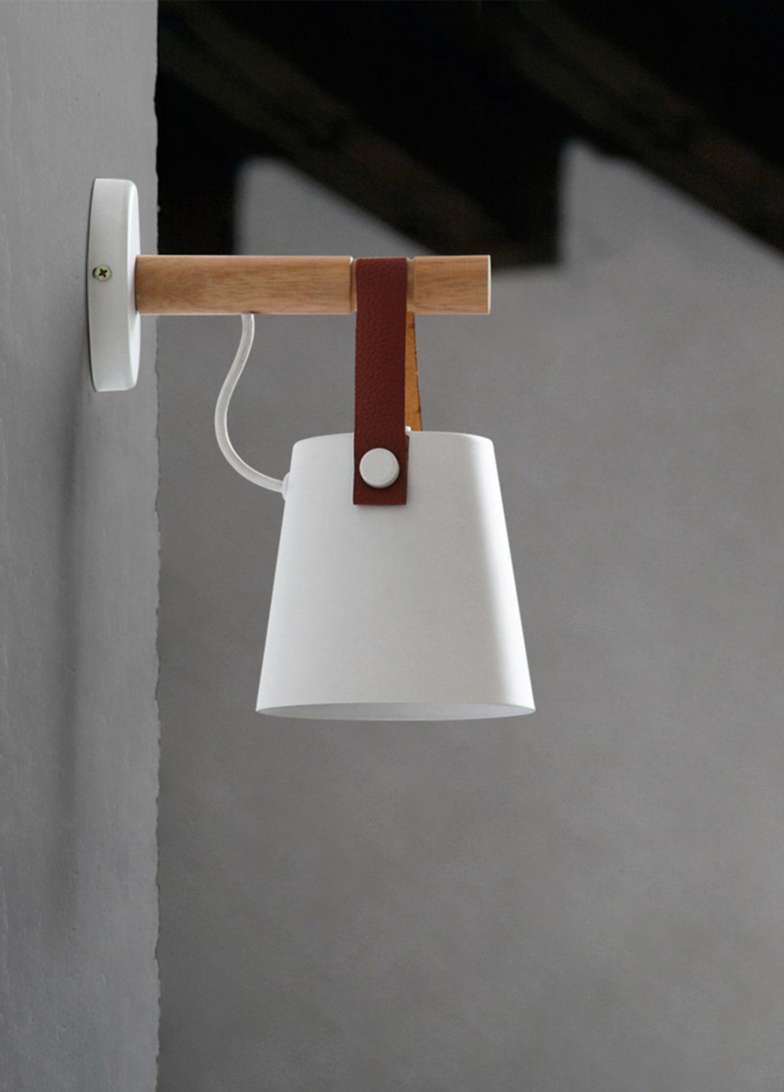 Wooden Stake Wall Light - Vinlighting