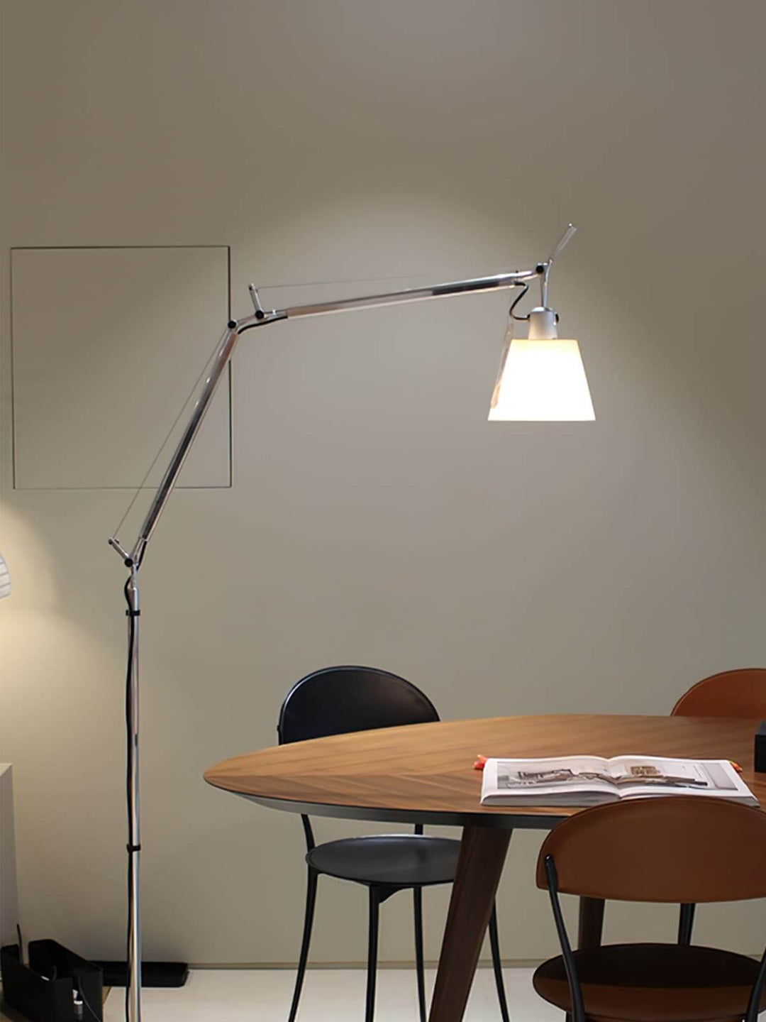 Wujilo Floor Lamp – Modern Simple Stylish Rocker Arm