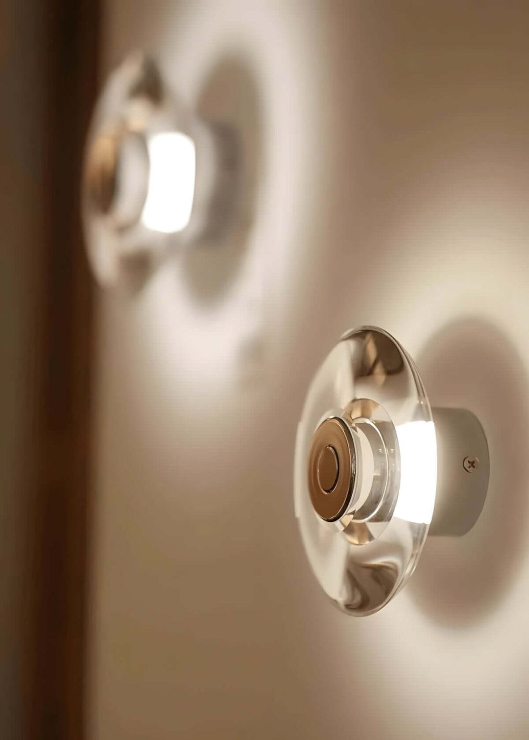 Xelune Wall Sconce – Italian Minimalist Creative Round Crystal