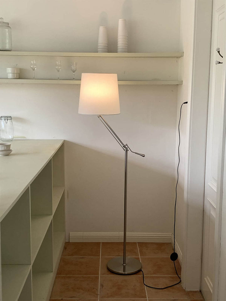 Xindea Floor Lamp – Modern Minimalist Swing-Arm Reading Lamp