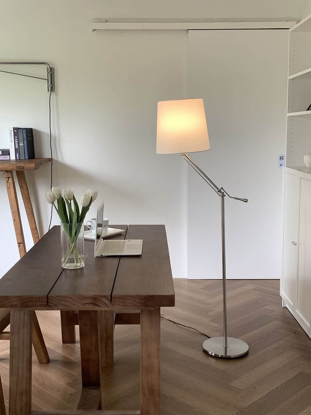 Xindea Floor Lamp – Modern Minimalist Swing-Arm Reading Lamp