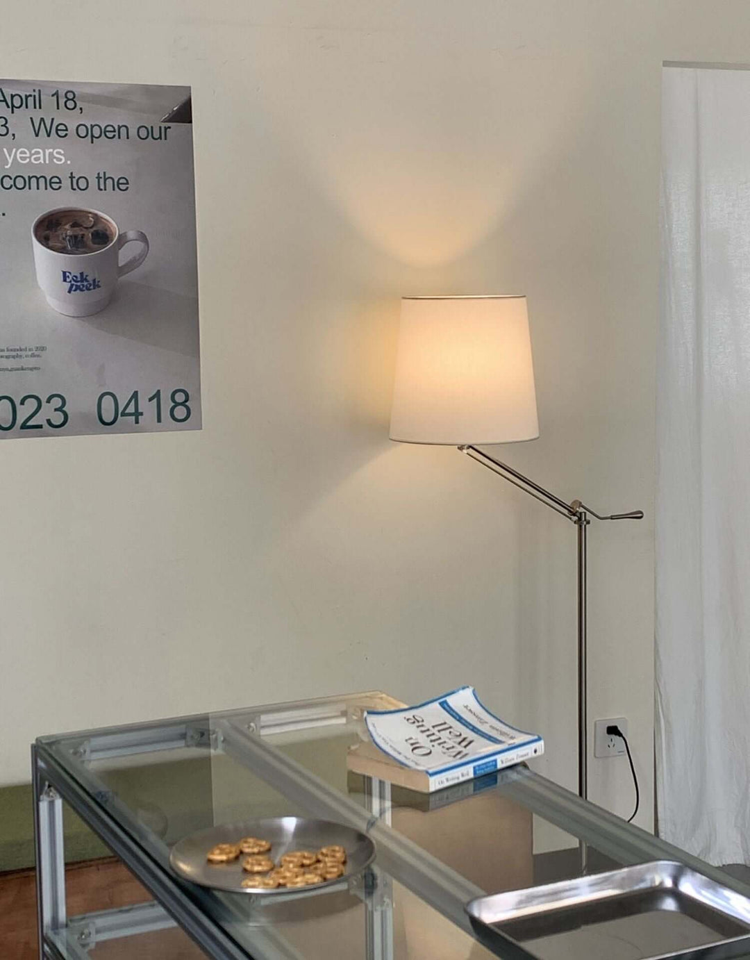 Xindea Floor Lamp – Modern Minimalist Swing-Arm Reading Lamp