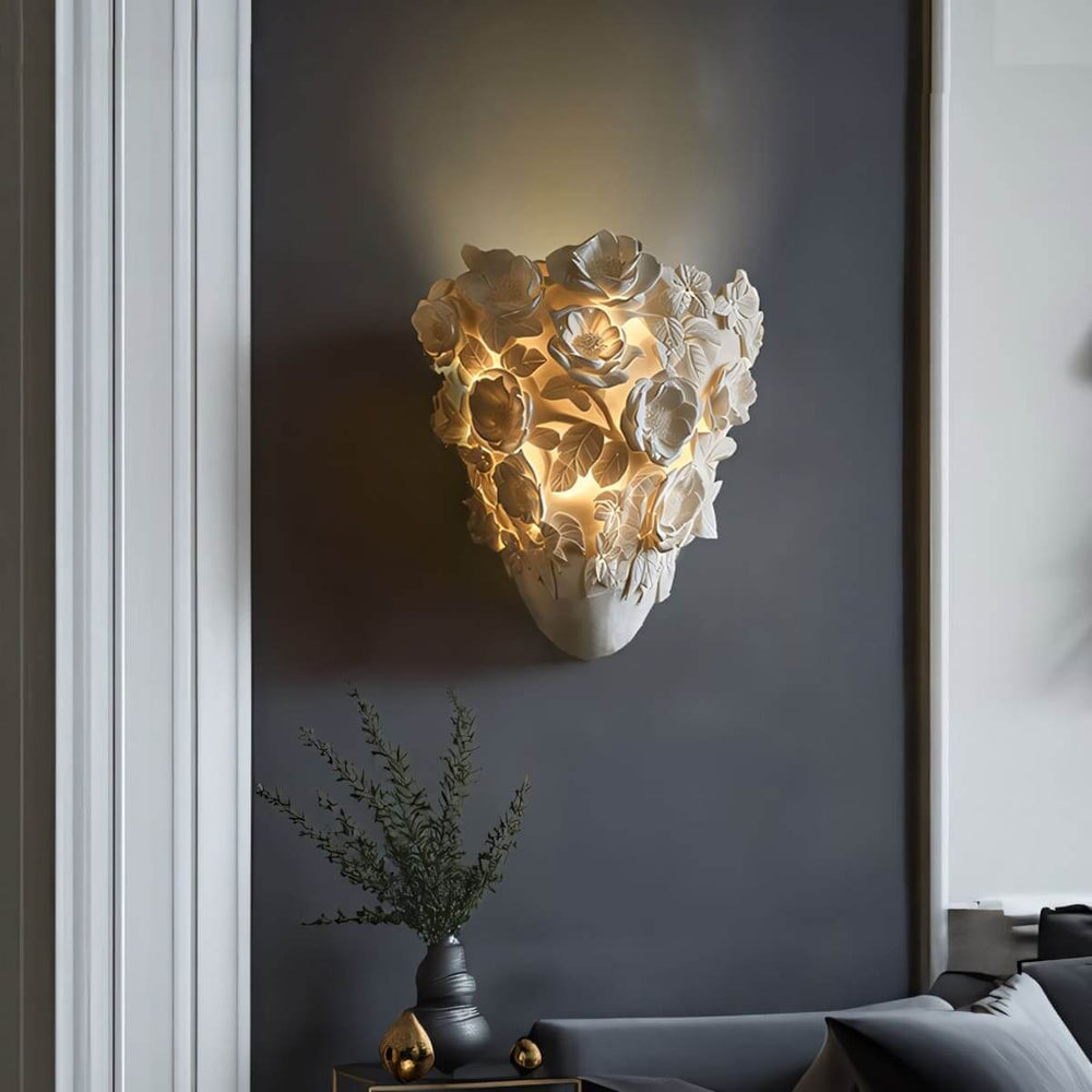 Zantor Wall Light – French Vintage Resin Rose Art Decoration