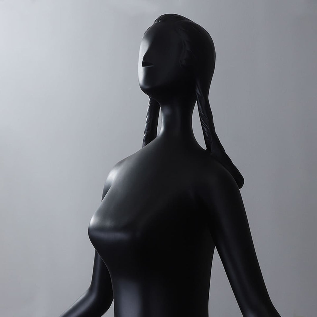 Zinelo Sculpture – Modern Resin Sculpture Swing Design