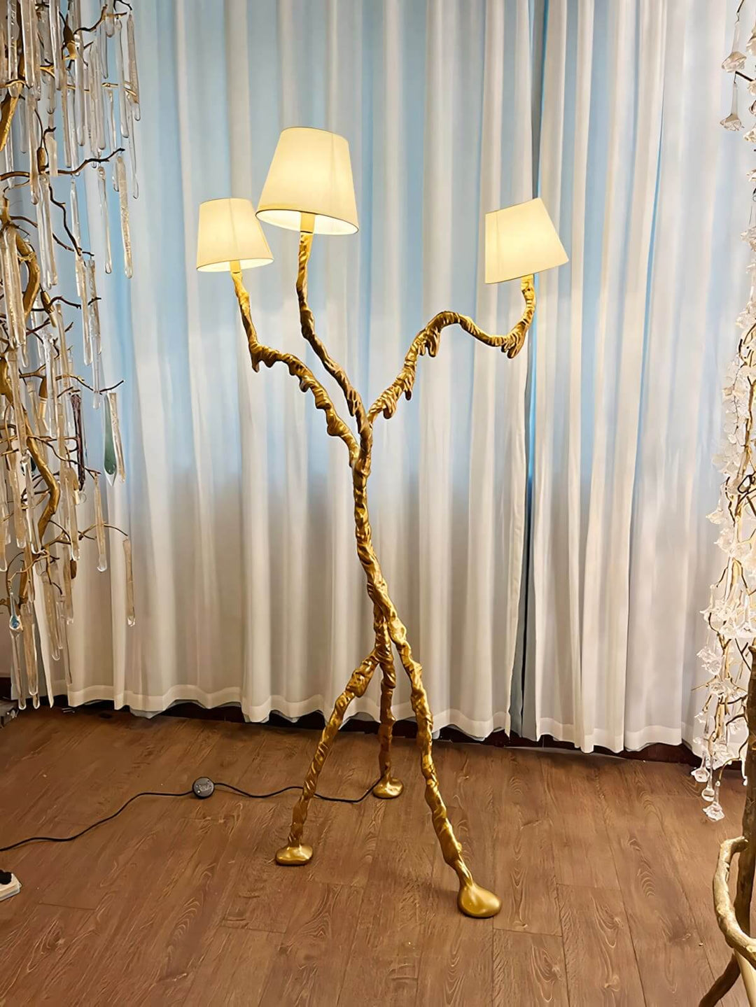 Lenvin Floor Lamp – Creative Art Sculpture Lighting