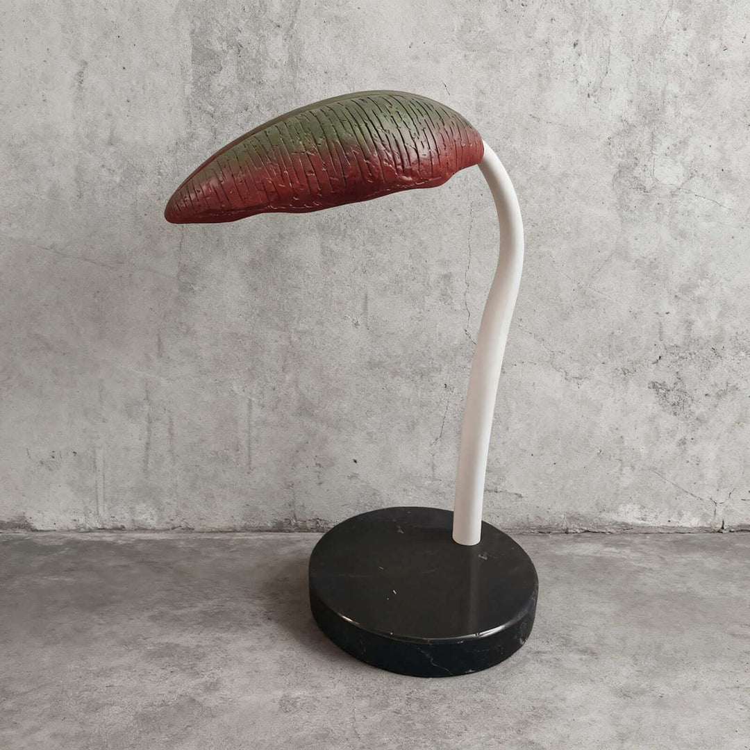 Luvomi Resin Sculpture Table Lamp – Artistic Decorative Light