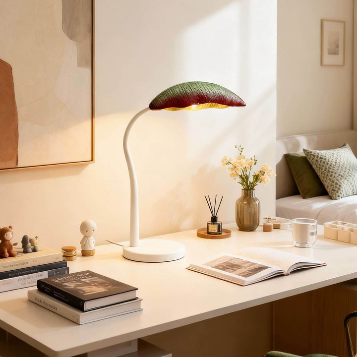 Luvomi Resin Sculpture Table Lamp – Artistic Decorative Light