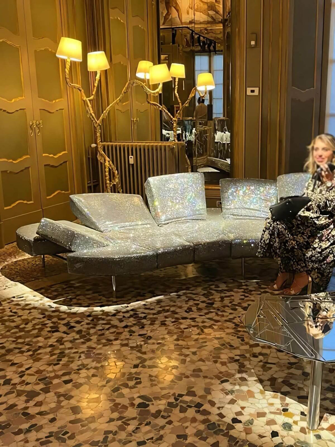 Lenvin Floor Lamp – Creative Art Sculpture Lighting