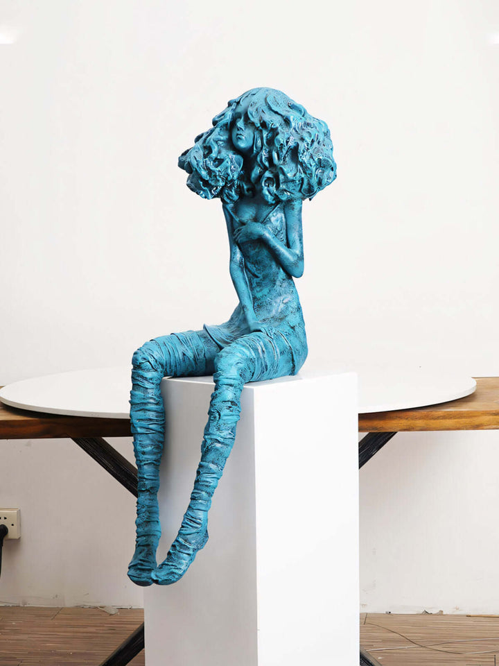 Nuvrion Resin Sculpture – Creative Girl Art Resin Sculpture