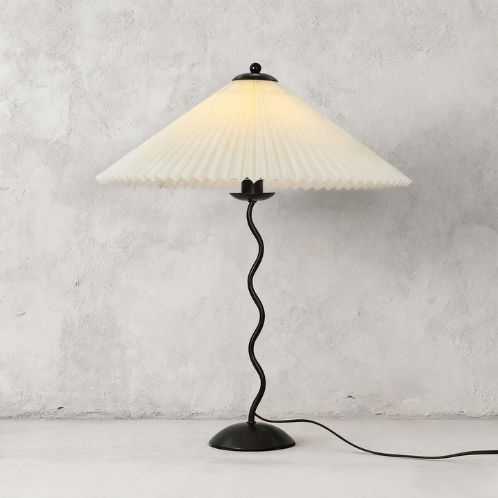 Squiggle Table Lamp | Nordic Retro Pleated Fabric Decorative Lamp