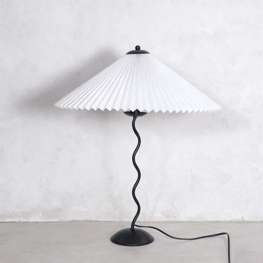Squiggle Table Lamp | Nordic Retro Pleated Fabric Decorative Lamp