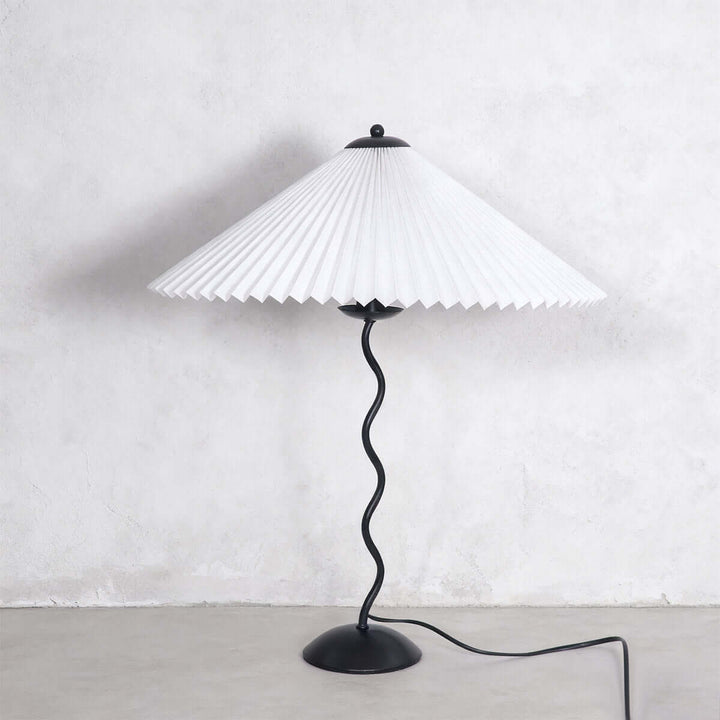 Squiggle Table Lamp | Nordic Retro Pleated Fabric Decorative Lamp
